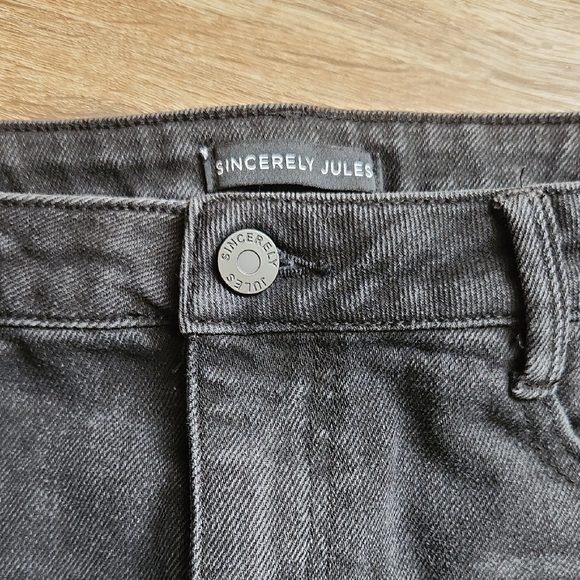 Sincerely Jules Black Distressed Frayed Denim Shorts - Picture 2 of 4